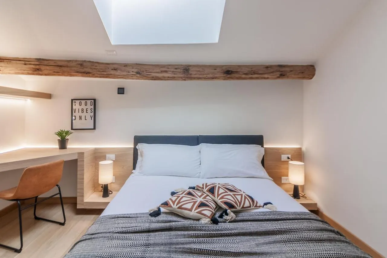 Casa Magenta Lejlighed Como 0*,  Italien