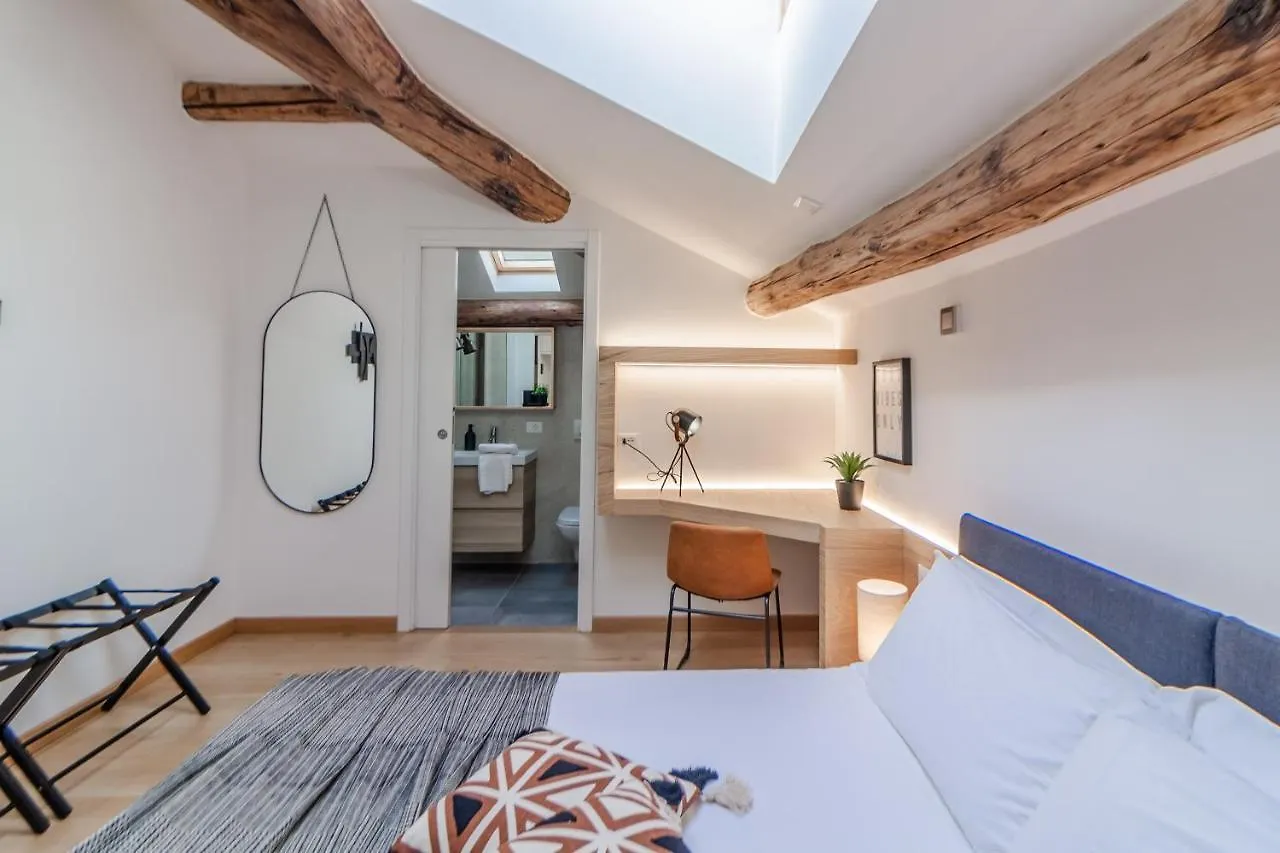 Casa Magenta Lejlighed Como