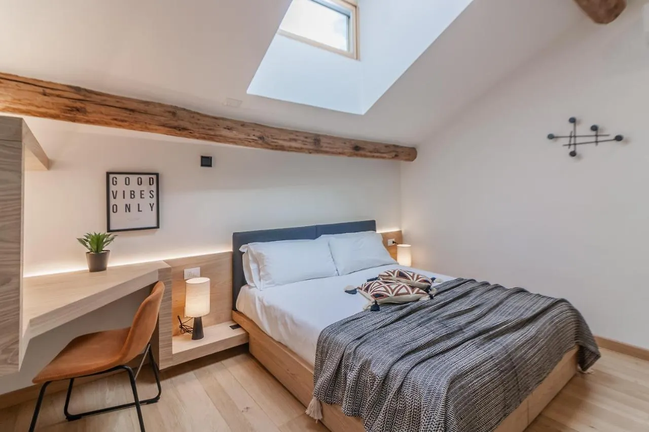 Casa Magenta Lägenhet Como